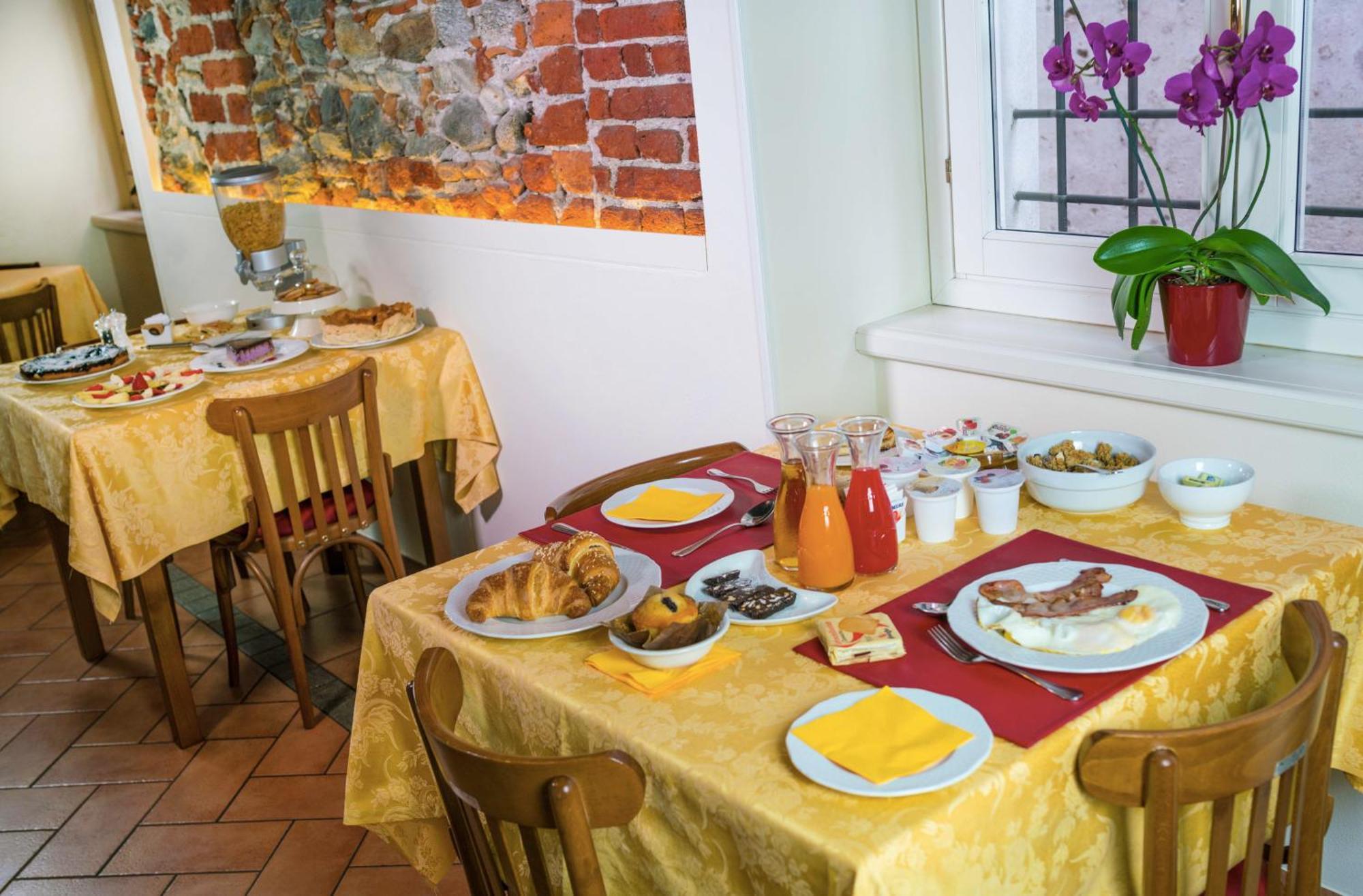 Hotel Sole Sesto Calende Zewnętrze zdjęcie